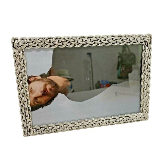 Ornate standing picture frame woven silver tone textured braided holder 4" x 6" - Picture 4 of 6